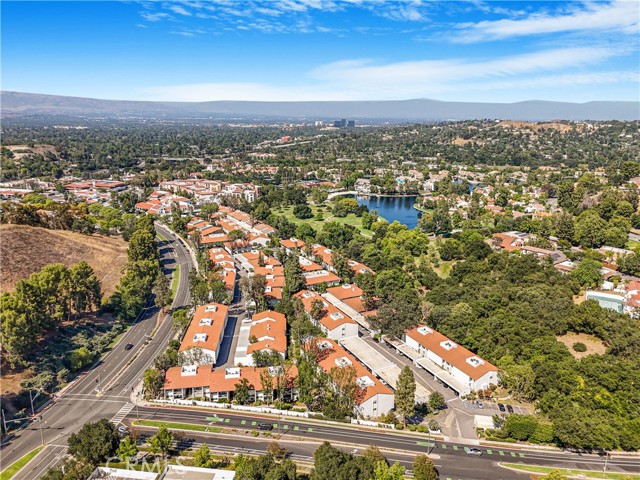 Detail Gallery Image 41 of 52 For 23675 Park Capri #24,  Calabasas,  CA 91302 - 2 Beds | 2 Baths