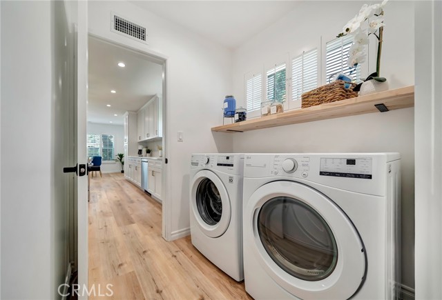 Detail Gallery Image 14 of 75 For 16127 Hartsook St, Encino,  CA 91436 - 4 Beds | 2/1 Baths