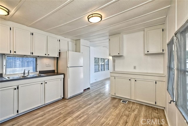 Detail Gallery Image 4 of 32 For 699 N Vulcan #1,  Encinitas,  CA 92024 - 2 Beds | 1/1 Baths