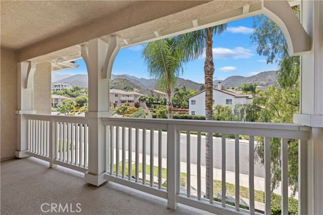 8581 Camino Limon Road, Corona CA: https://media.crmls.org/medias/8a6c8e25-58ad-49d2-abc5-5c0038072d07.jpg