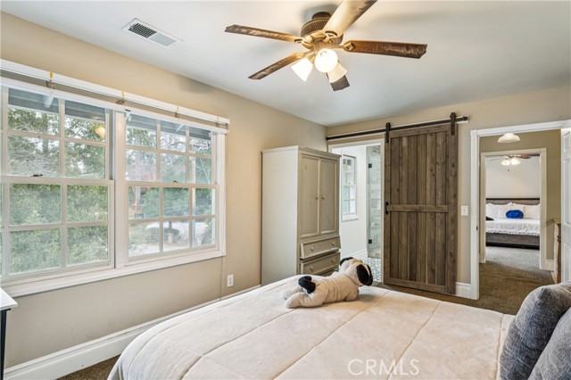 Detail Gallery Image 13 of 20 For 26461 Hillcrest Ln, Lake Arrowhead,  CA 92352 - 4 Beds | 3/1 Baths