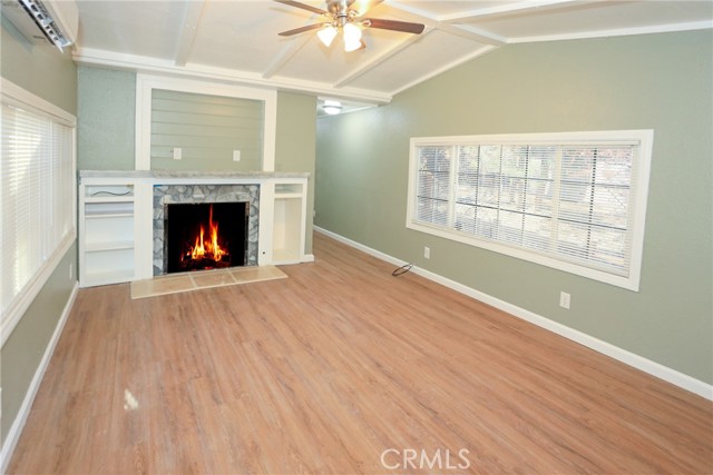 Detail Gallery Image 3 of 13 For 547 Alden #27,  Big Bear Lake,  CA 92315 - 2 Beds | 1 Baths