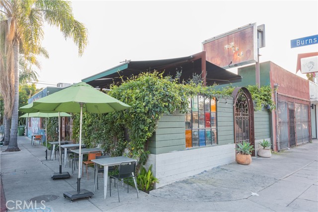 2725 S La Brea Avenue, Los Angeles CA: https://media.crmls.org/medias/8a6efbbd-4f4f-42b7-b7e8-8d0883eeb356.jpg