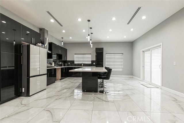 17800 Raymer Street, Sherwood Forest CA: https://media.crmls.org/medias/8a712625-6445-47d9-bd03-a91a6373a40b.jpg