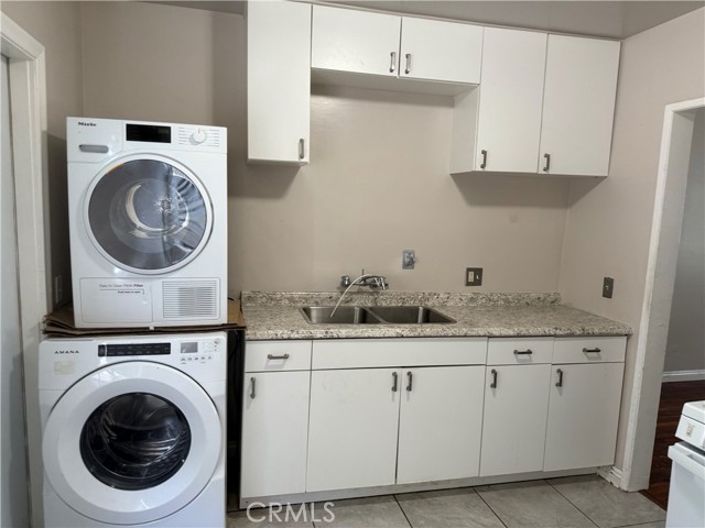 4611 W 152nd Street, Lawndale CA: https://media.crmls.org/medias/8a719e1e-0abd-4c71-98ce-3c223f57d579.jpg