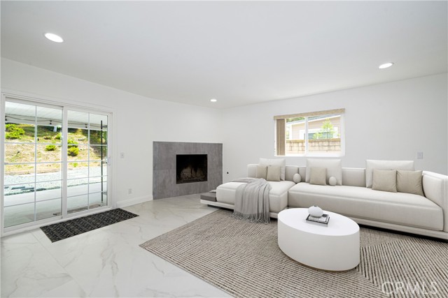 22822 Via Octavo, Mission Viejo CA: https://media.crmls.org/medias/8a71b522-161c-4874-a930-11cf5817fff4.jpg