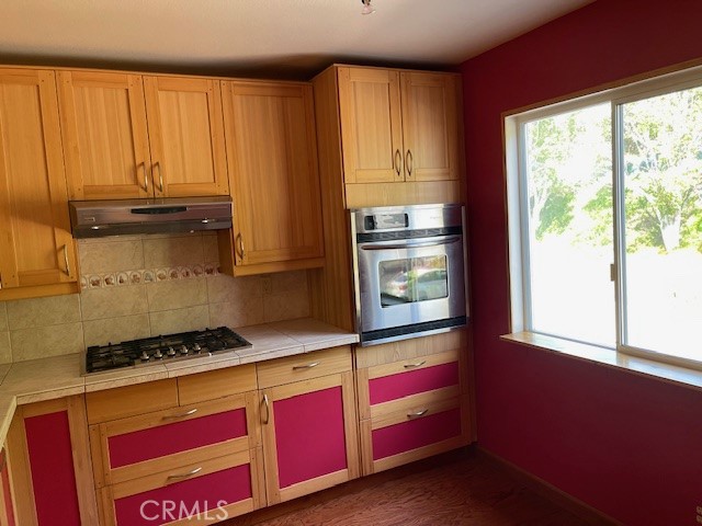7727 Via Capri, Burbank CA: https://media.crmls.org/medias/8a728972-2210-432d-bc8f-ea1a19f8cc3a.jpg