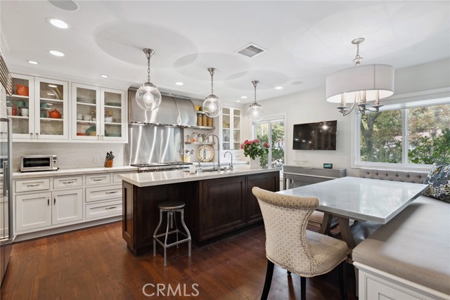 4520 El Caballero Drive, Tarzana CA: https://media.crmls.org/medias/8a73c9d9-3644-4851-8af4-6f5b55f4e4fc.jpg