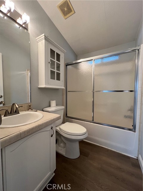 9080 Bloomfield Avenue, Cypress CA: https://media.crmls.org/medias/8a73f6ff-84ee-409a-adfa-e8f860bac185.jpg