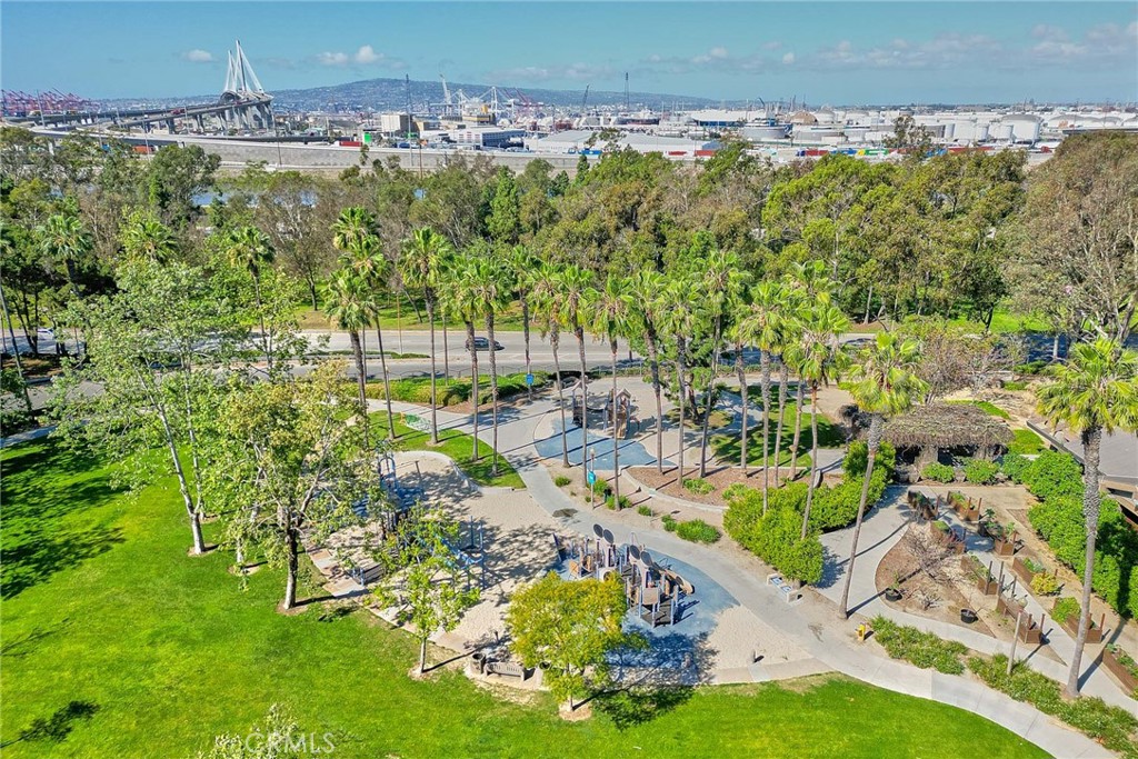 https://media.crmls.org/medias/8a741148-76fb-4c1c-bcd1-8614a106a4fa.jpg?preset=X-Large