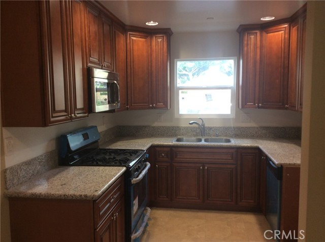 Detail Gallery Image 2 of 5 For 13425 Franklin St, Whittier,  CA 90602 - 3 Beds | 2/1 Baths