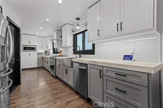 1249 Vista Superba Street photo 6