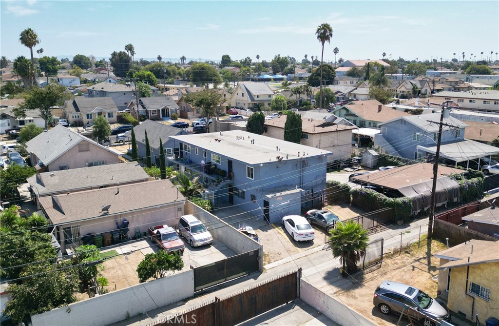 Apartment at 1035 W 107th