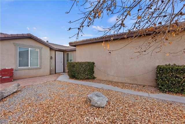 Detail Gallery Image 3 of 23 For 11753 Tara Ln, Adelanto,  CA 92301 - 4 Beds | 2 Baths