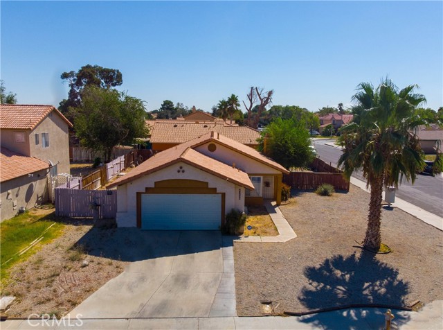 Detail Gallery Image 5 of 22 For 43804 5th St, Lancaster,  CA 93535 - 3 Beds | 2 Baths