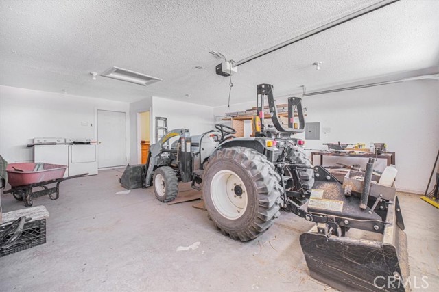 61975 La Brisa Drive, Joshua Tree CA: https://media.crmls.org/medias/8a7753f3-c97c-47af-9ec3-3adbe2214eea.jpg