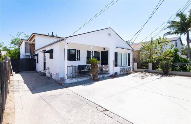 3468 W 71st, Los Angeles CA: https://media.crmls.org/medias/8a77ad0b-77cd-46c1-baa1-6a3ce4dc9297.jpg