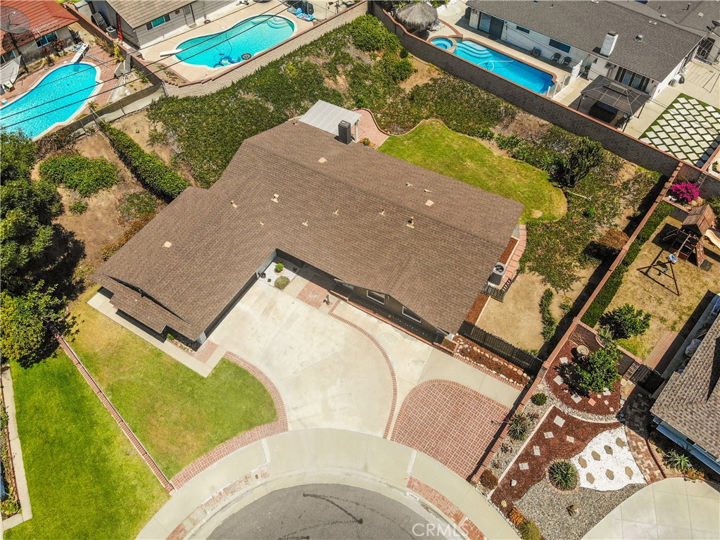https://media.crmls.org/medias/8a77bd6f-98dd-40c4-bc09-e12afa7343be.jpg?preset=X-Large
