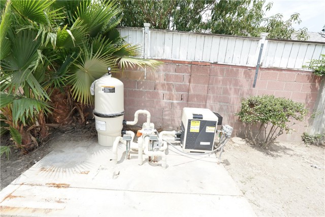 10345 Blucher Avenue, Granada Hills CA: https://media.crmls.org/medias/8a77ccdf-5e08-4d9e-ac7b-c6d295560c1a.jpg