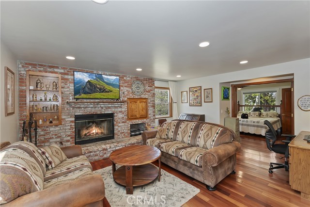 Detail Gallery Image 15 of 54 For 27513 St Bernard Ln, Lake Arrowhead,  CA 92352 - 5 Beds | 3 Baths
