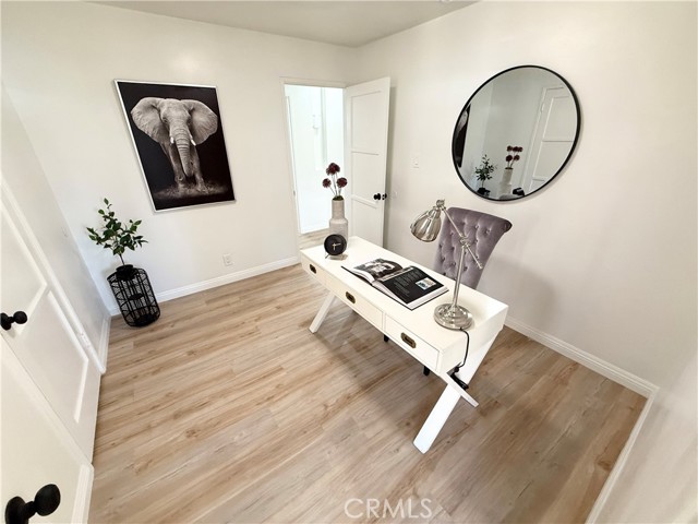 2150 N Eastern Avenue, Los Angeles CA: https://media.crmls.org/medias/8a77fa1f-b6f5-4d0a-9440-7f6ef02cbec5.jpg