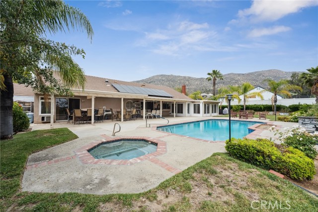 24805 Morning Mist Drive, Moreno Valley CA: https://media.crmls.org/medias/8a77fce9-bb90-4d5d-8982-d04621e56aec.jpg