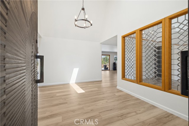 Detail Gallery Image 3 of 23 For 16347 Mandalay Dr, Encino,  CA 91436 - 4 Beds | 3 Baths