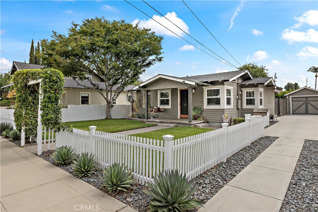 345 N Harwood