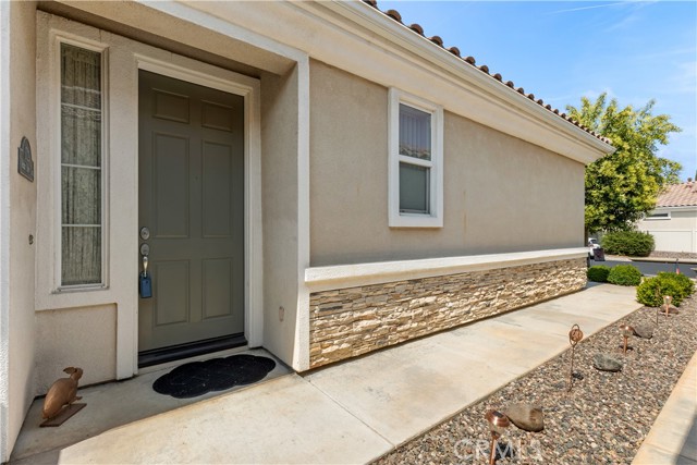 1729 Desert Poppy Lane, Beaumont CA: https://media.crmls.org/medias/8a7916d6-b09d-4ca8-ba09-3fbd4f5b0b31.jpg