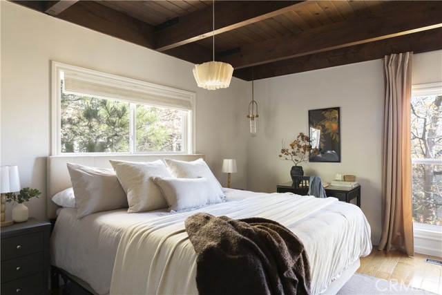 Detail Gallery Image 8 of 29 For 28000 West Shore Dr, Lake Arrowhead,  CA 92352 - 4 Beds | 3/1 Baths