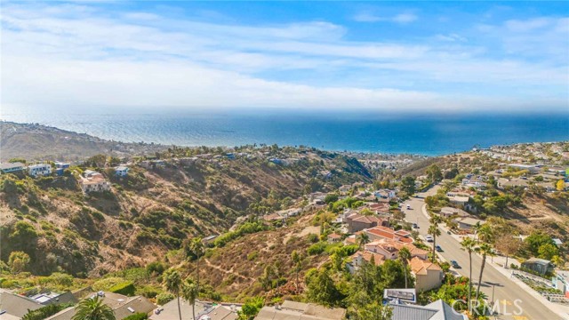 Detail Gallery Image 37 of 39 For 3188 Bern Dr, Laguna Beach,  CA 92651 - 4 Beds | 3 Baths