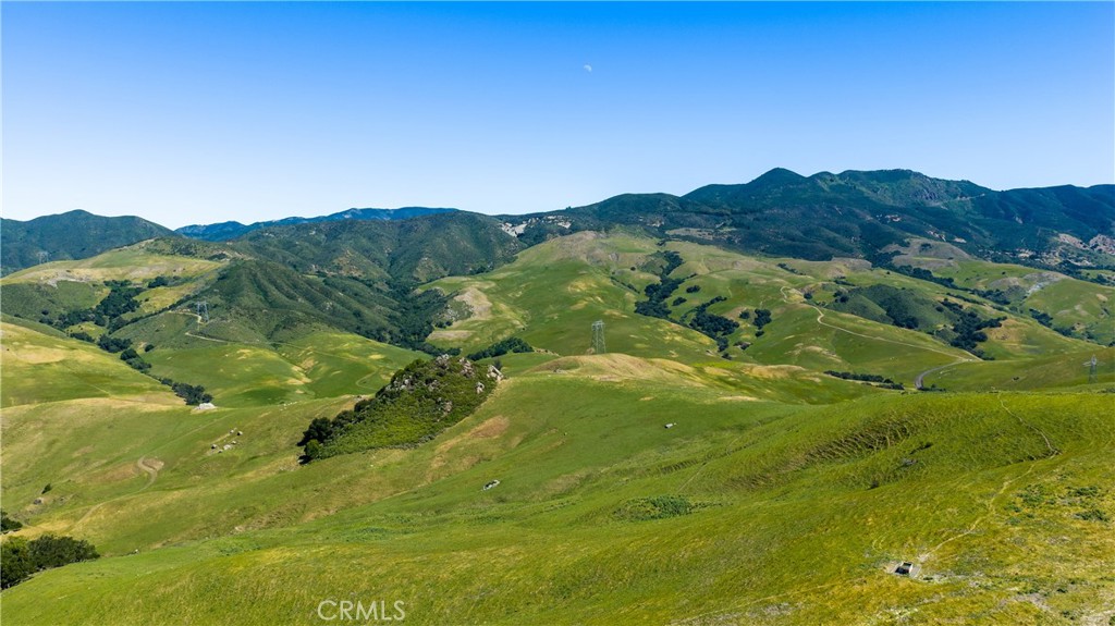 https://media.crmls.org/medias/8a7b9989-efb0-436a-b6db-acd8858f8e76.jpg?preset=X-Large