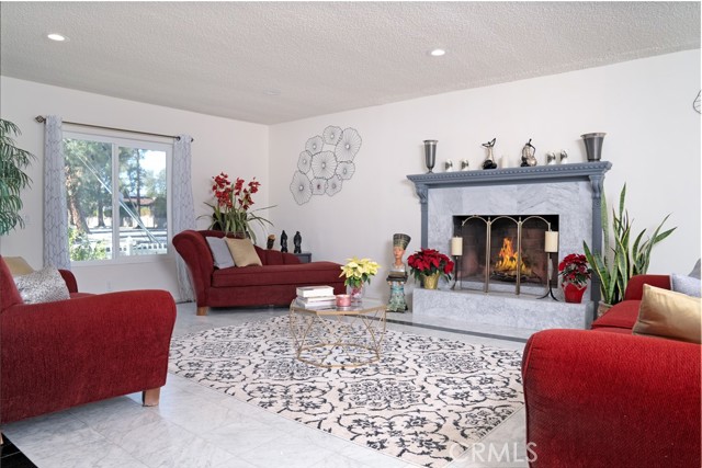 Detail Gallery Image 5 of 70 For 10660 Melvin Ave, Porter Ranch,  CA 91326 - 5 Beds | 3/1 Baths