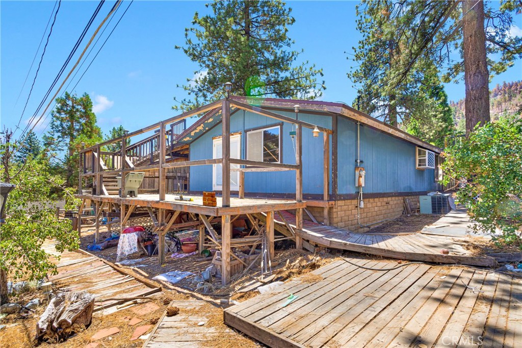 https://media.crmls.org/medias/8a7ca8ca-6535-4c9b-99a5-5f72ef9461d1.jpg?preset=X-Large