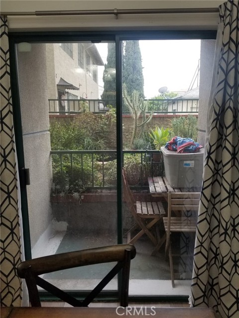 Detail Gallery Image 12 of 16 For 426 N Maryland Ave #103,  Glendale,  CA 91206 - 2 Beds | 2 Baths