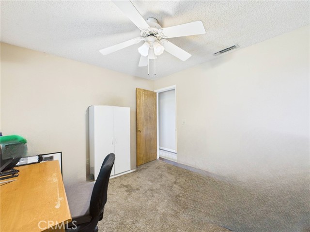 40170 Hillsborough Loop, Oakhurst CA: https://media.crmls.org/medias/8a7cd95d-7671-4930-b1ea-254b5224f5a7.jpg