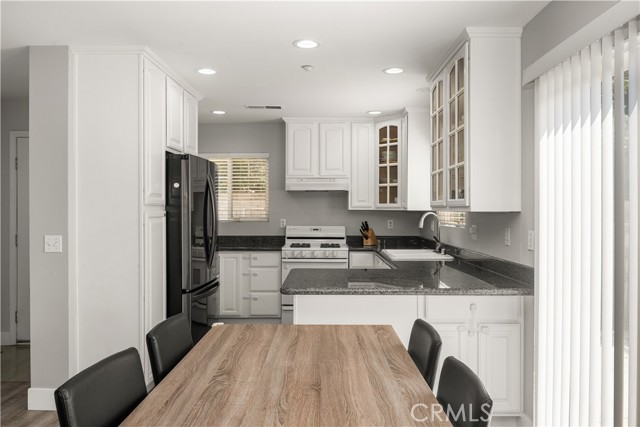 Detail Gallery Image 8 of 36 For 418 E Olive #B, Monrovia,  CA 91016 - 3 Beds | 2/1 Baths