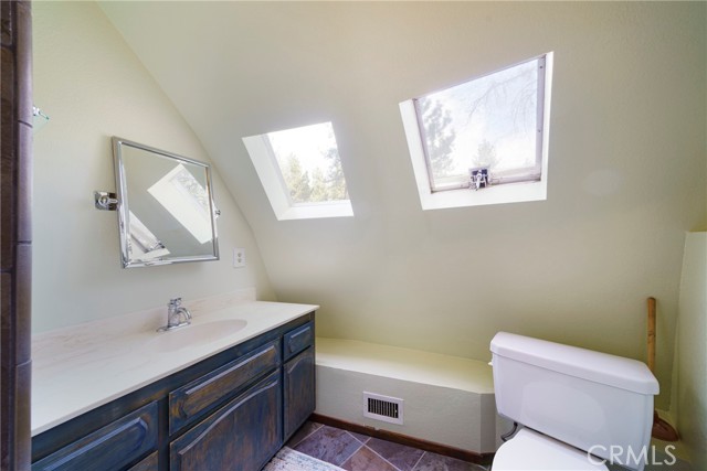 Detail Gallery Image 8 of 29 For 1818 Irene St, Wrightwood,  CA 92397 - 2 Beds | 2 Baths