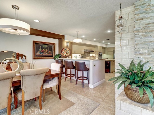 208 Kavenish S Drive, Rancho Mirage CA: https://media.crmls.org/medias/8a7dd7e6-e0ca-409d-b51e-30c0d90ff65e.jpg