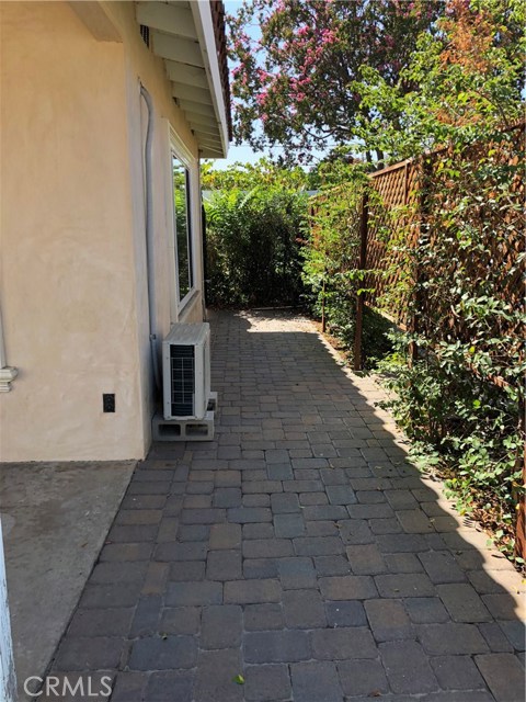 6136 Camellia Avenue, Temple City CA: https://media.crmls.org/medias/8a7e2436-a116-43f1-b0e5-21da737e0222.jpg