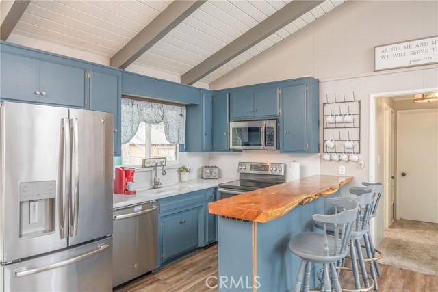 Detail Gallery Image 24 of 44 For 39054 Bayview Ln, Big Bear Lake,  CA 92315 - 3 Beds | 1/1 Baths