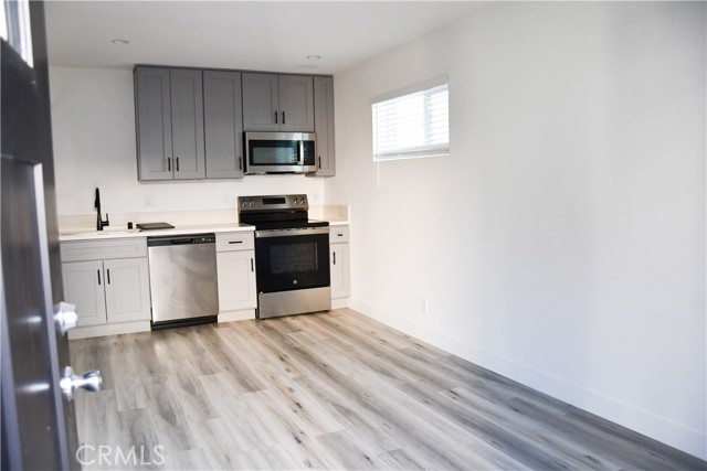 Detail Gallery Image 3 of 38 For 994 Valencia #108,  Costa Mesa,  CA 92626 - 1 Beds | 1 Baths