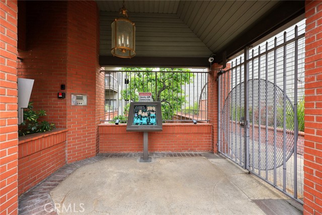 Detail Gallery Image 30 of 33 For 1313 Valley View Rd #109,  Glendale,  CA 91202 - 2 Beds | 2 Baths