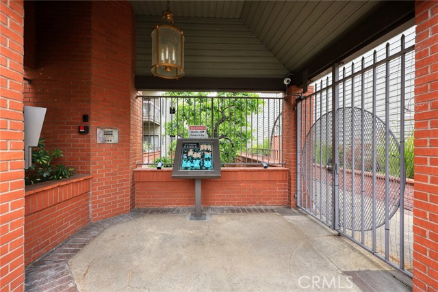 Detail Gallery Image 30 of 33 For 1313 Valley View Rd #109,  Glendale,  CA 91202 - 2 Beds | 2 Baths