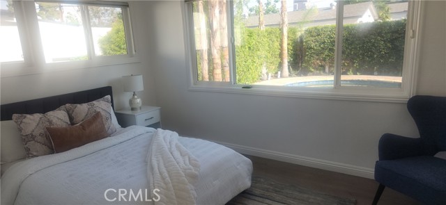 Detail Gallery Image 3 of 13 For 15809 Kingsbury St, Granada Hills,  CA 91344 - 3 Beds | 2 Baths