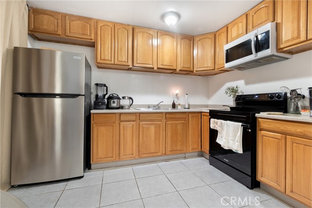 Detail Gallery Image 14 of 27 For 7321 Lennox Ave #I7,  Van Nuys,  CA 91405 - 2 Beds | 2 Baths