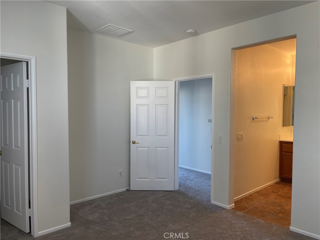 https://media.crmls.org/medias/8a820cc8-2733-478b-add0-dae5a10786e0.jpg?preset=X-Large