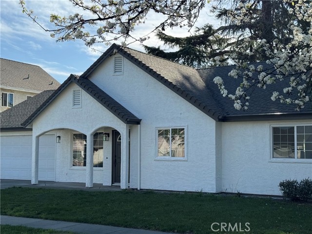 Detail Gallery Image 3 of 9 For 1044 Southampton, Chico,  CA 95926 - 3 Beds | 2/1 Baths