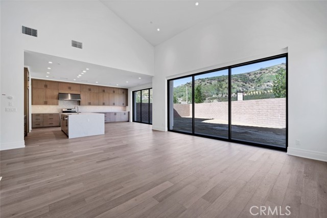 Detail Gallery Image 10 of 40 For 107 Dolcetto, Irvine,  CA 92602 - 4 Beds | 4/1 Baths