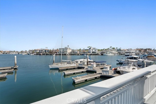 Detail Gallery Image 19 of 38 For 4053 Aladdin Dr, Huntington Beach,  CA 92649 - 3 Beds | 2/1 Baths